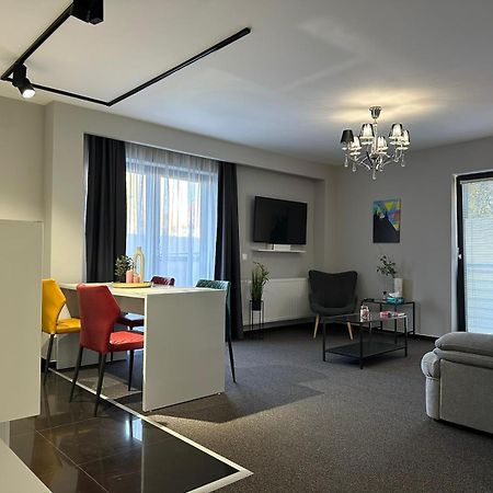 בראשוב Luxury Glam Apartments & Studios Near Coresi Mall מראה חיצוני תמונה