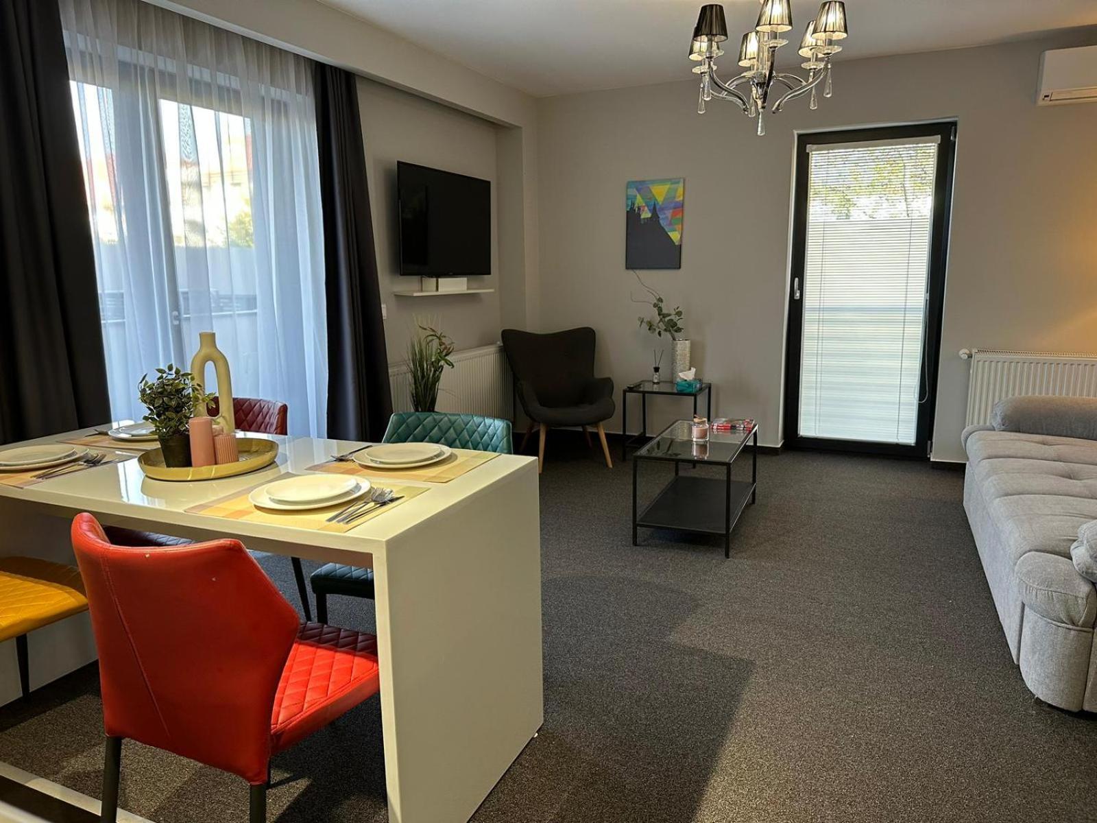 בראשוב Luxury Glam Apartments & Studios Near Coresi Mall מראה חיצוני תמונה