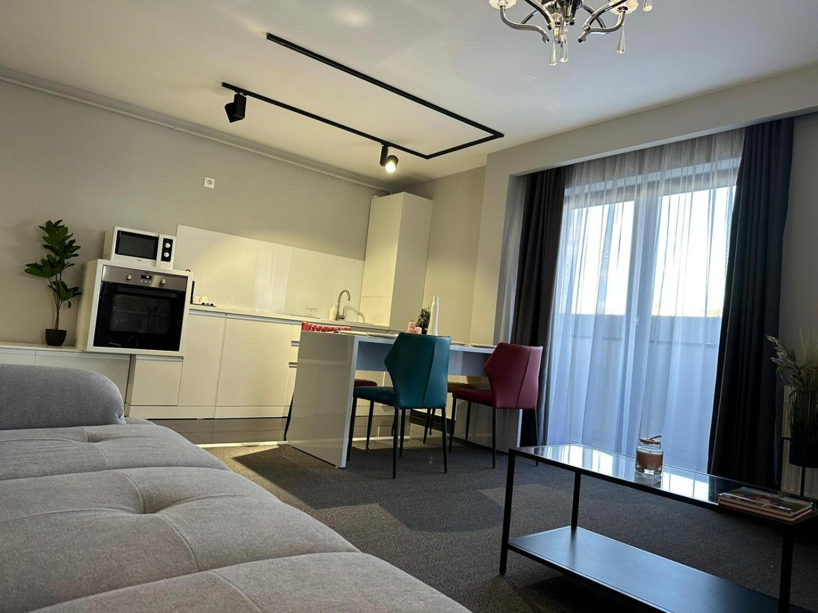 בראשוב Luxury Glam Apartments & Studios Near Coresi Mall מראה חיצוני תמונה