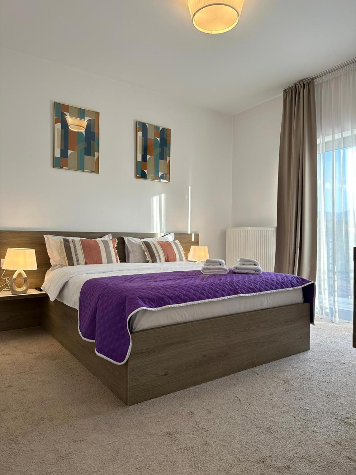 בראשוב Luxury Glam Apartments & Studios Near Coresi Mall מראה חיצוני תמונה