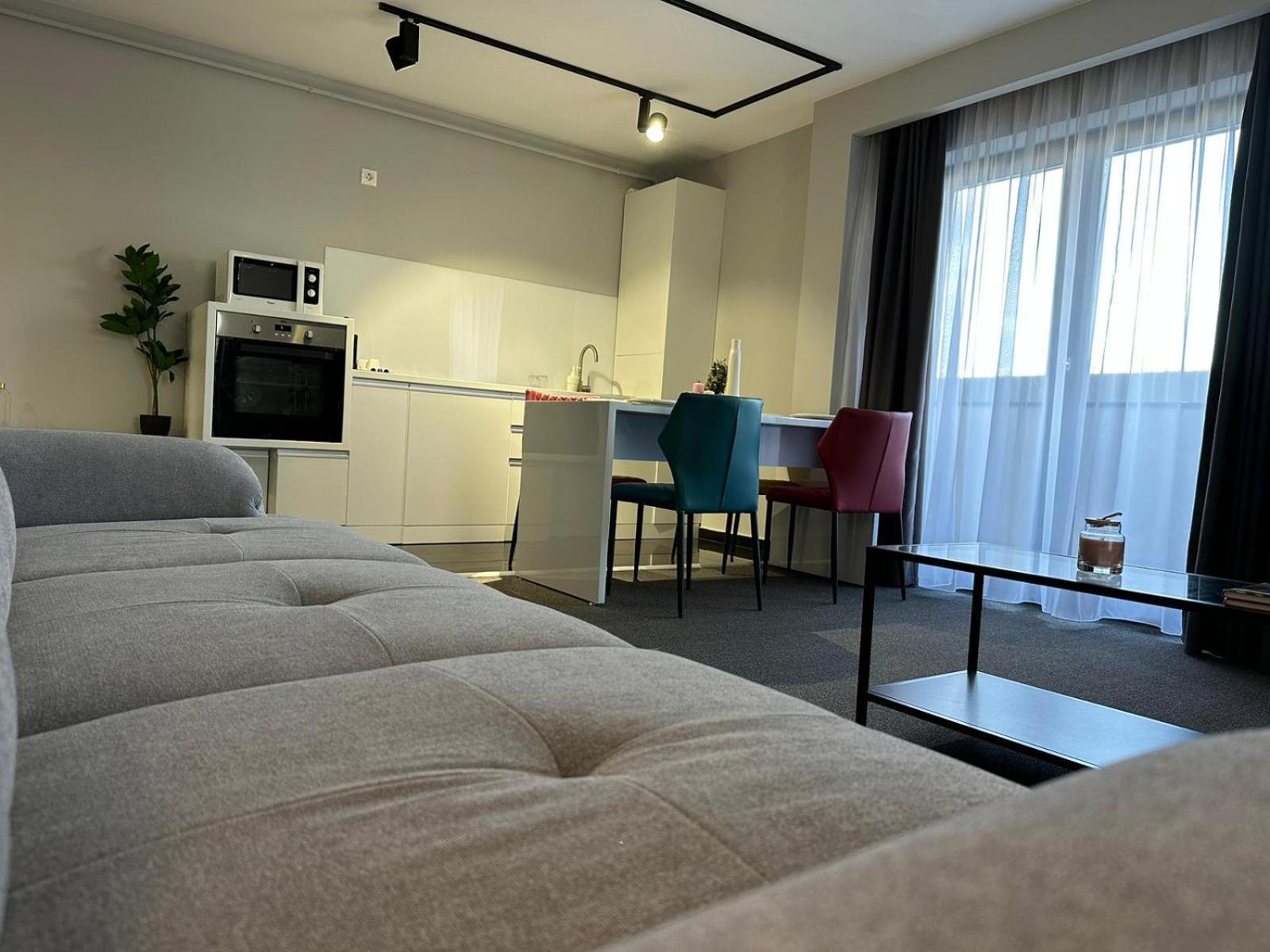 בראשוב Luxury Glam Apartments & Studios Near Coresi Mall מראה חיצוני תמונה