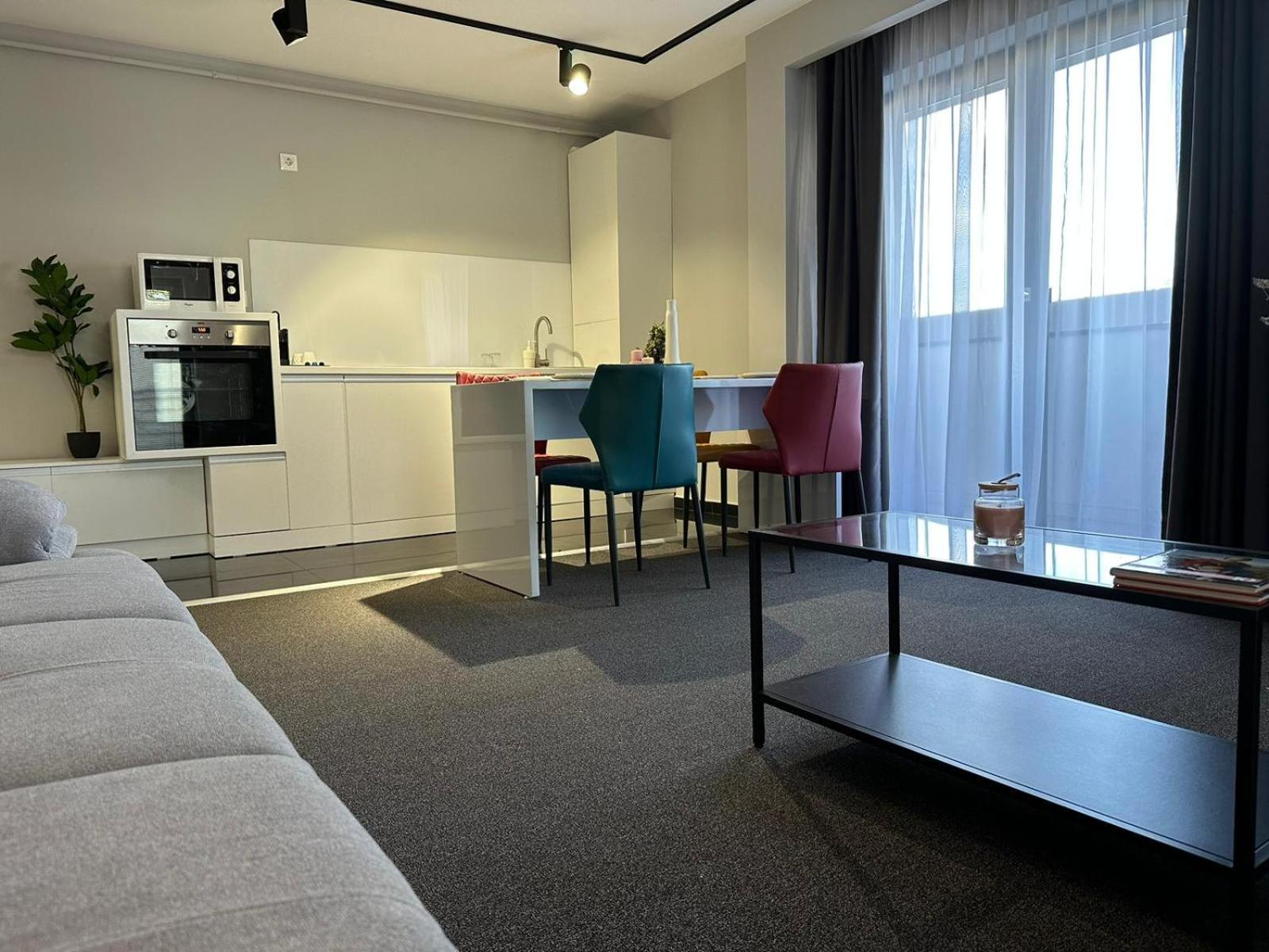 בראשוב Luxury Glam Apartments & Studios Near Coresi Mall מראה חיצוני תמונה