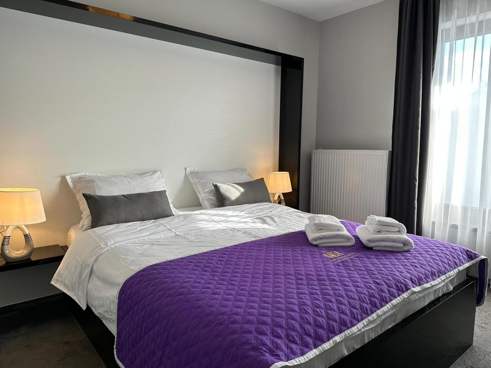 בראשוב Luxury Glam Apartments & Studios Near Coresi Mall מראה חיצוני תמונה