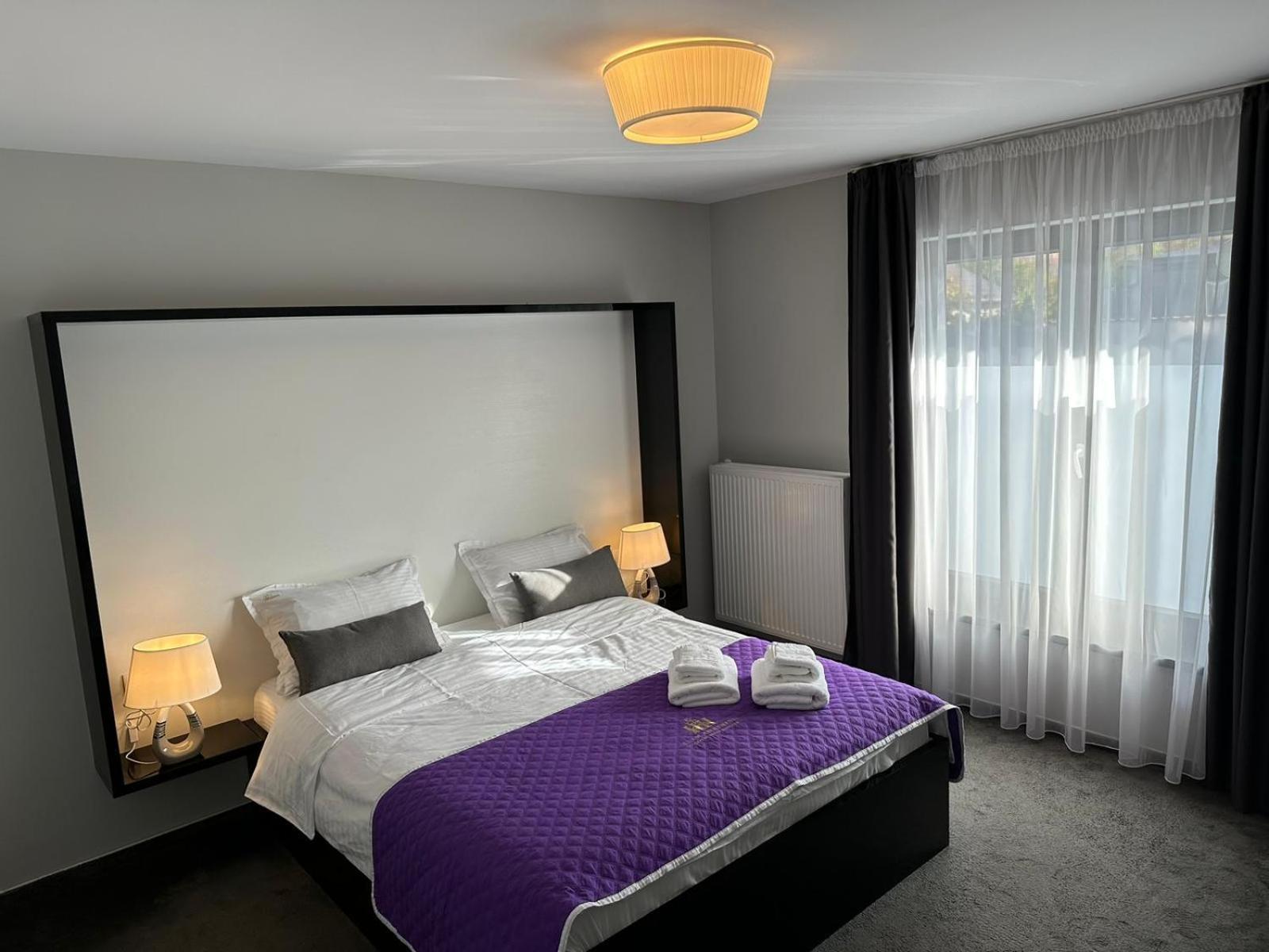 בראשוב Luxury Glam Apartments & Studios Near Coresi Mall מראה חיצוני תמונה