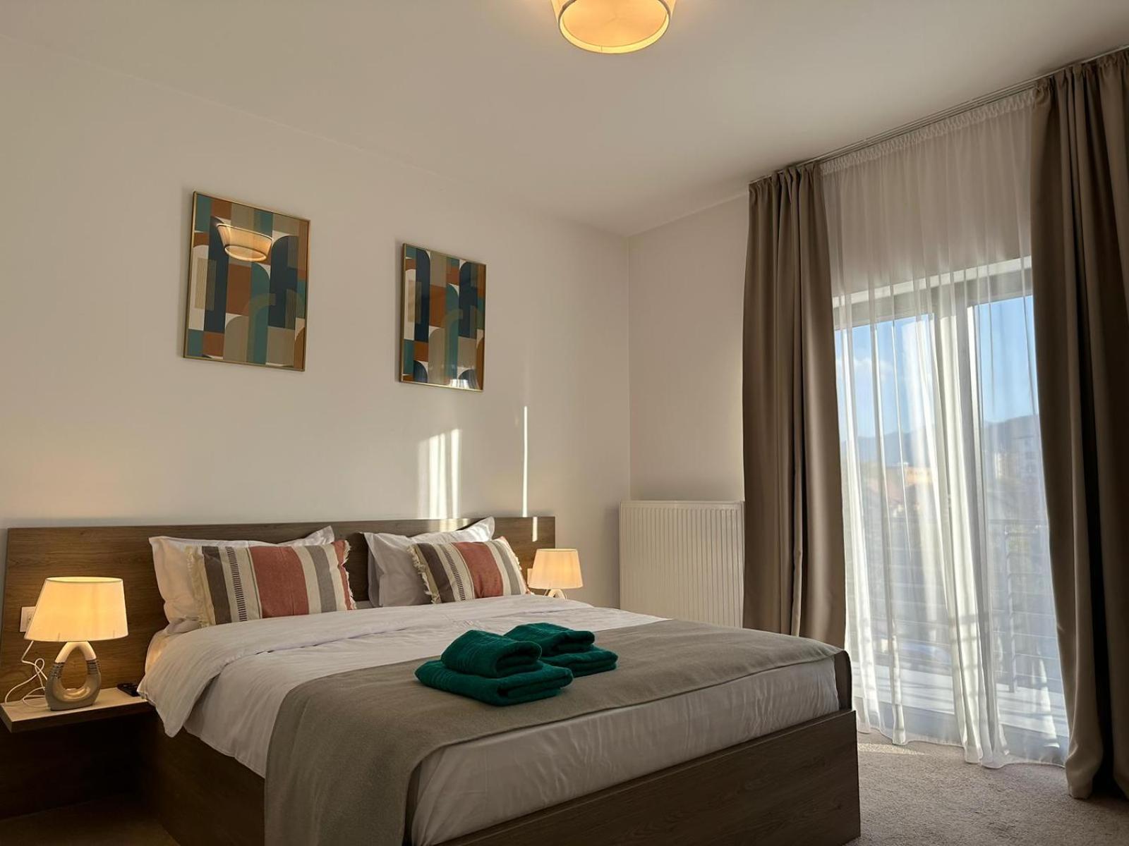 בראשוב Luxury Glam Apartments & Studios Near Coresi Mall מראה חיצוני תמונה