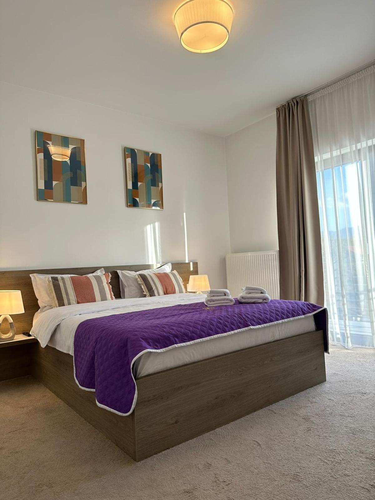 בראשוב Luxury Glam Apartments & Studios Near Coresi Mall מראה חיצוני תמונה