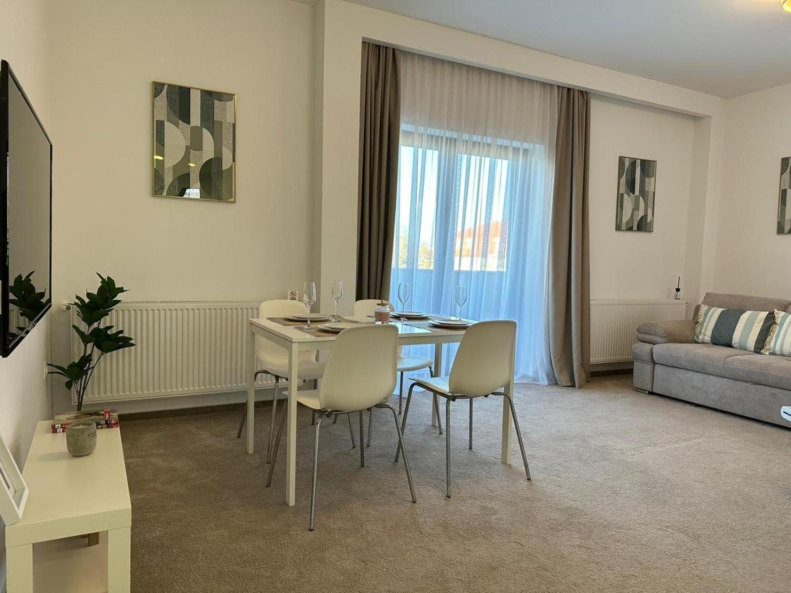 בראשוב Luxury Glam Apartments & Studios Near Coresi Mall מראה חיצוני תמונה