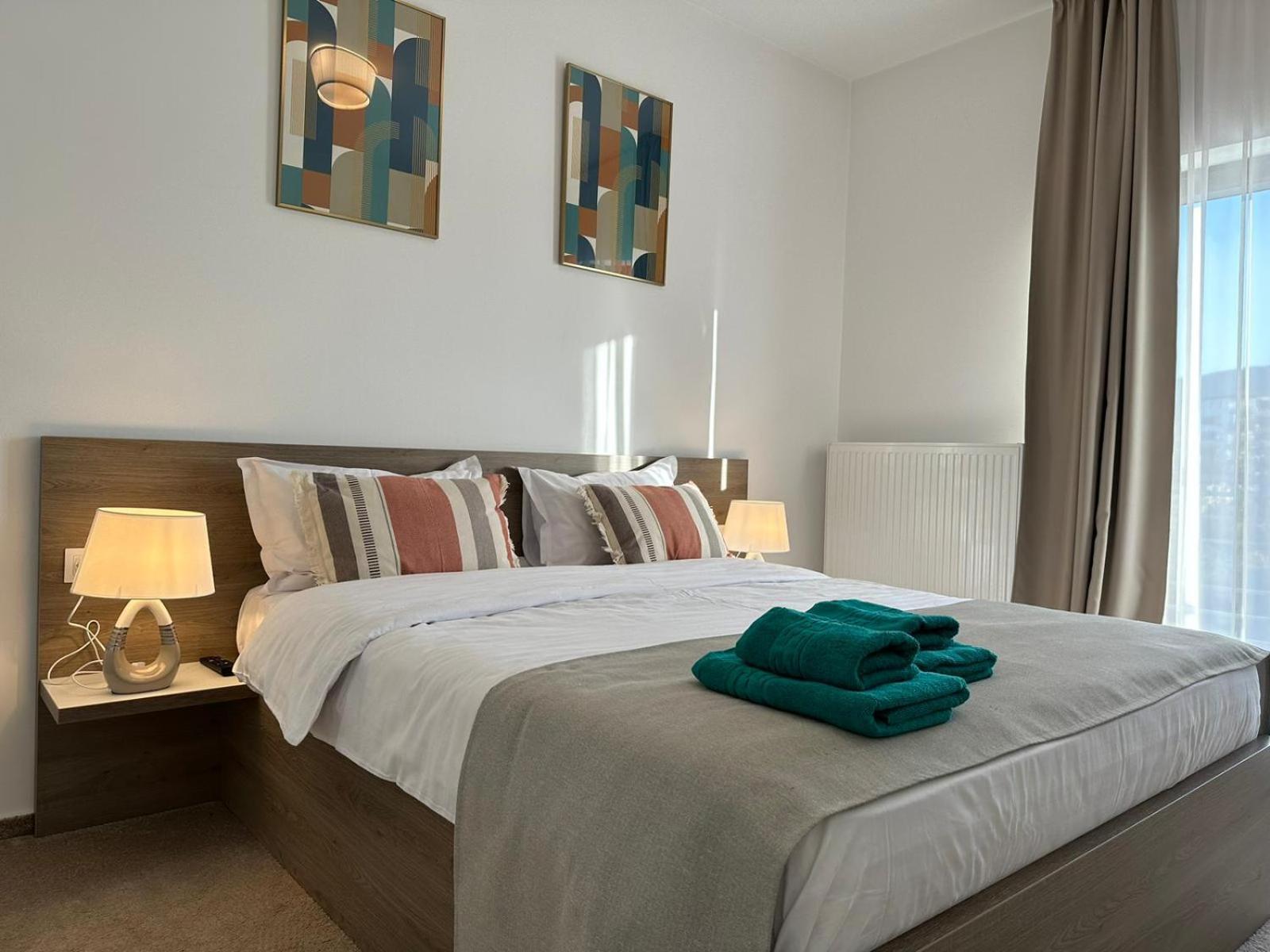 בראשוב Luxury Glam Apartments & Studios Near Coresi Mall מראה חיצוני תמונה