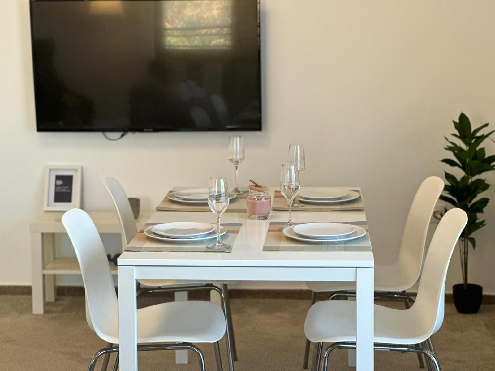 בראשוב Luxury Glam Apartments & Studios Near Coresi Mall מראה חיצוני תמונה