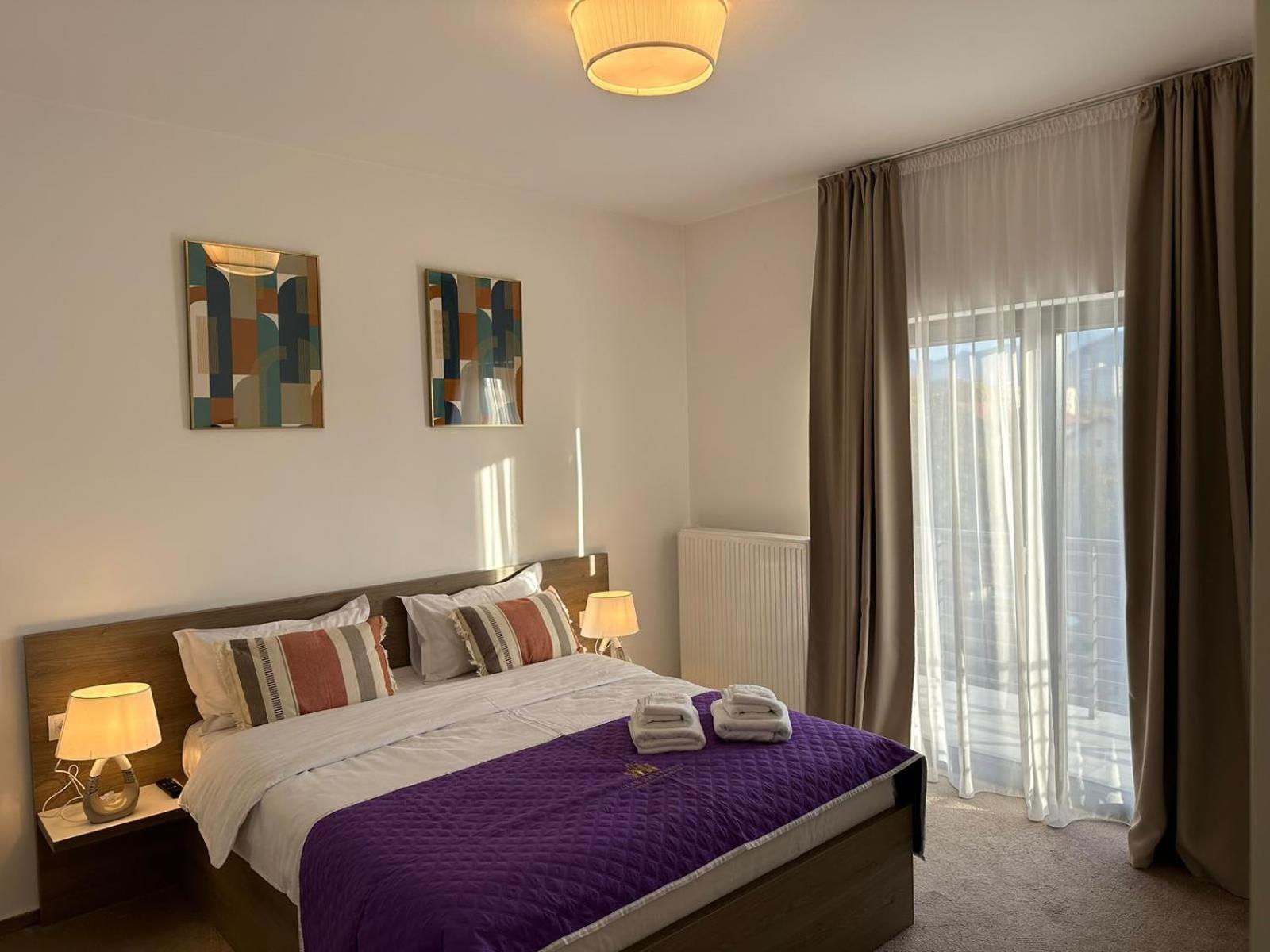 בראשוב Luxury Glam Apartments & Studios Near Coresi Mall מראה חיצוני תמונה