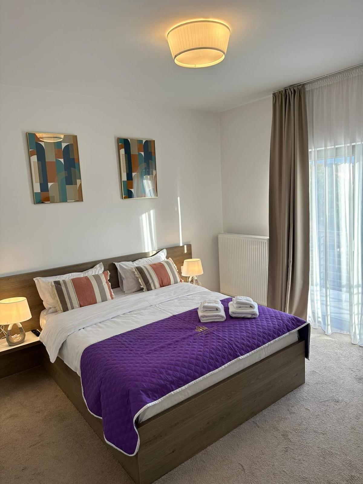בראשוב Luxury Glam Apartments & Studios Near Coresi Mall מראה חיצוני תמונה