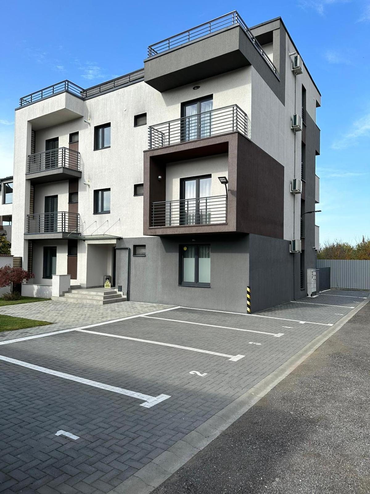 בראשוב Luxury Glam Apartments & Studios Near Coresi Mall מראה חיצוני תמונה