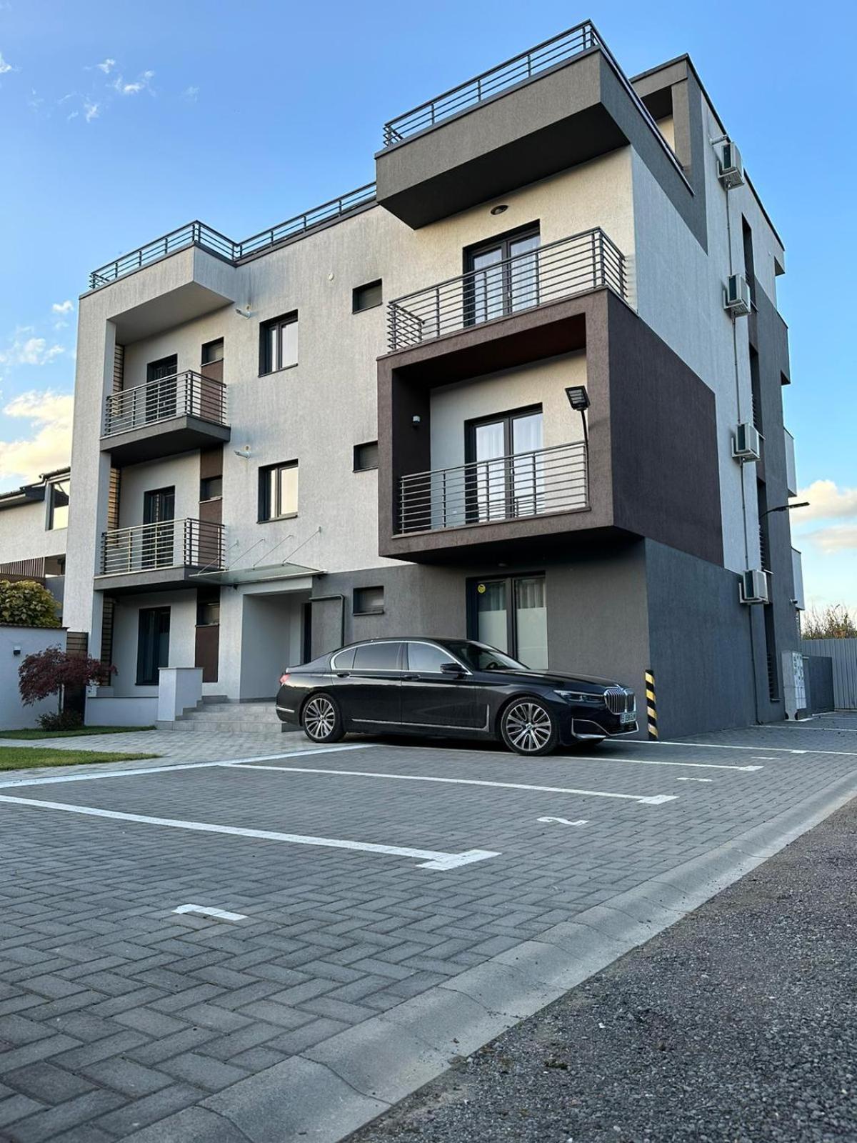 בראשוב Luxury Glam Apartments & Studios Near Coresi Mall מראה חיצוני תמונה
