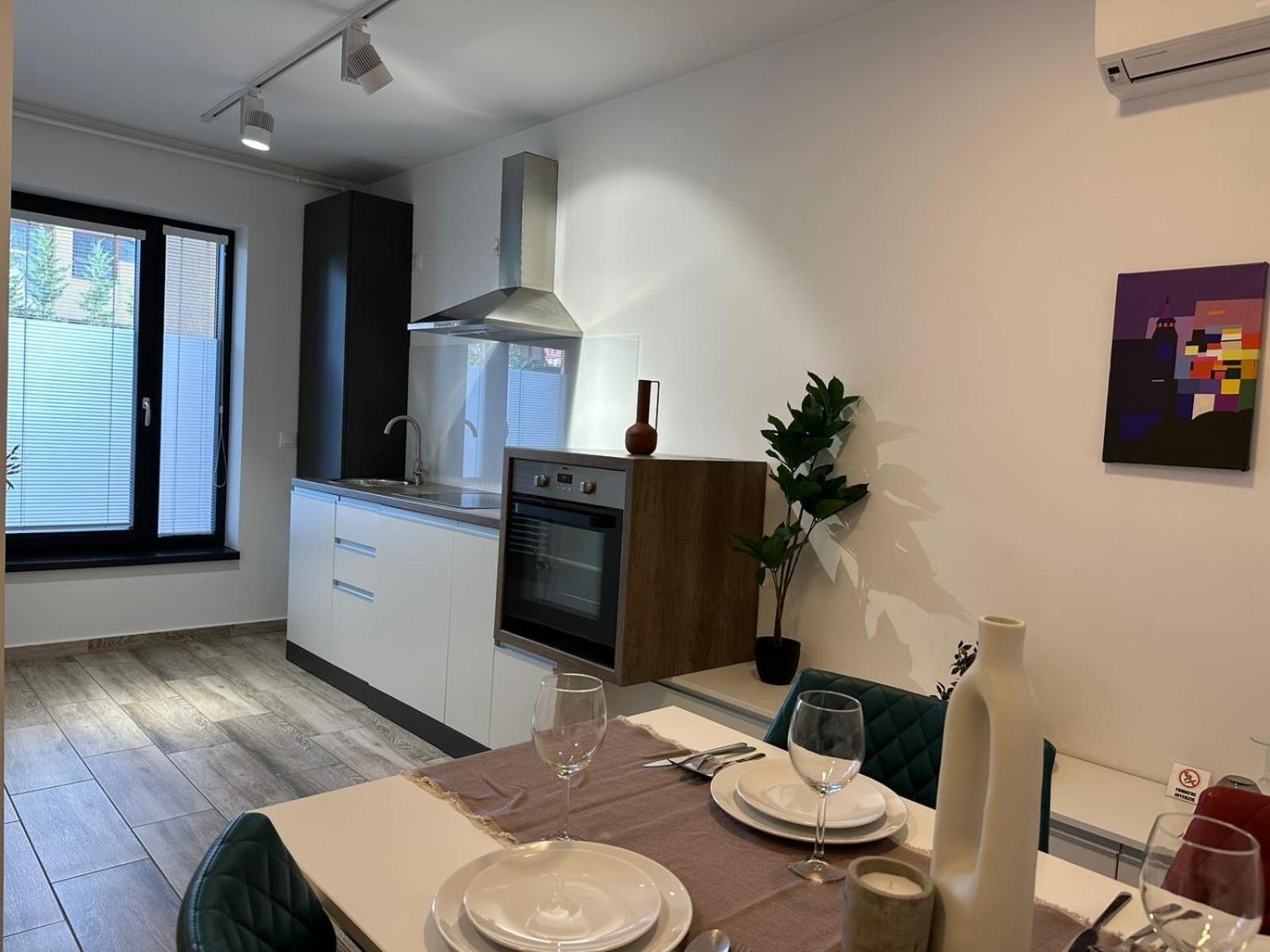 בראשוב Luxury Glam Apartments & Studios Near Coresi Mall מראה חיצוני תמונה