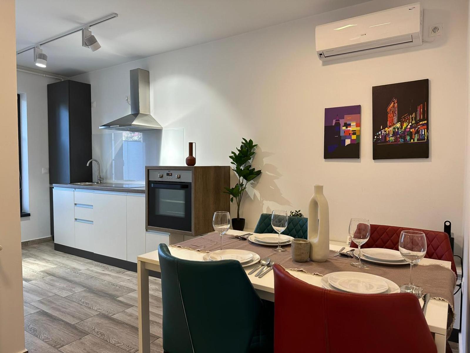 בראשוב Luxury Glam Apartments & Studios Near Coresi Mall מראה חיצוני תמונה