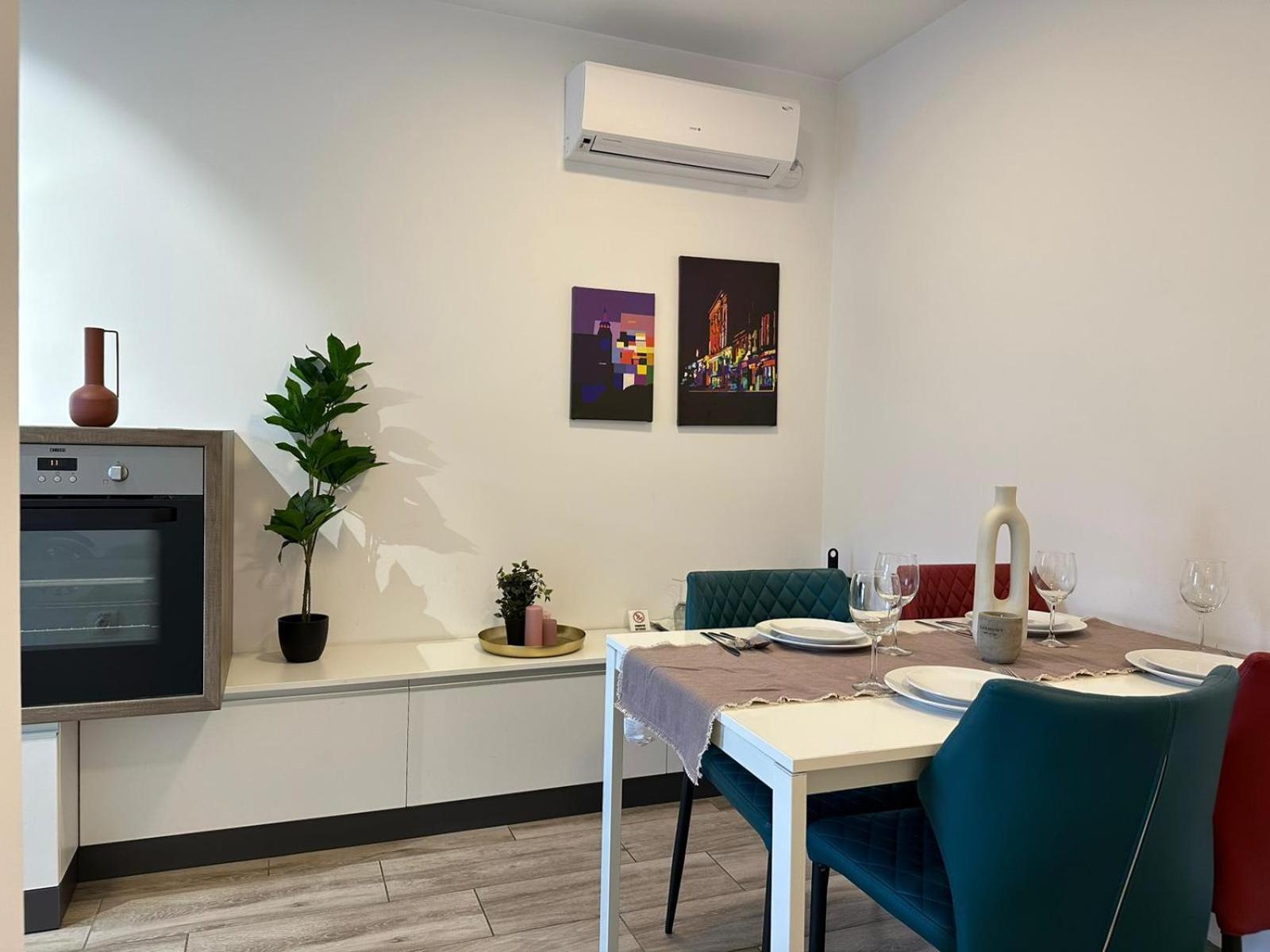 בראשוב Luxury Glam Apartments & Studios Near Coresi Mall מראה חיצוני תמונה
